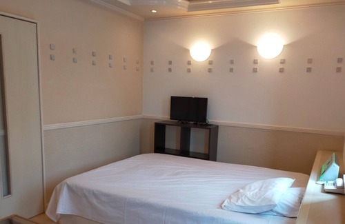 Honjo House | Best for Workation AQA Hotel 211 / Honjo Saitama