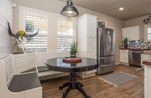Fort Worth Cultural District House | Best Ft. Worth Location + Hot Tub |Walk to Dickies