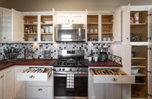 Fort Worth Cultural District House | Best Ft. Worth Location + Hot Tub |Walk to Dickies