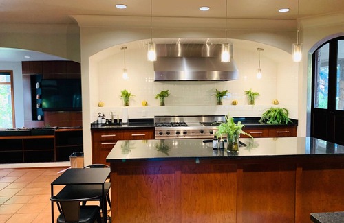 Fond du Lac House | Best House in Wisconsin! Live like a STAR! VRBO Luxury! Huge Bar & Movie Theater