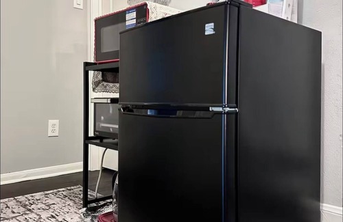 Sugar Land House | Best King Bedroom near Sugarland Center and Houston hotspot/papasan/fridge