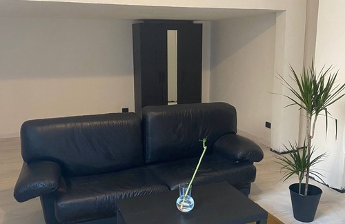 San Donato - Campidoglio Apartment | Best location , 7 buses connections and 6min walking from Metro , shopping an