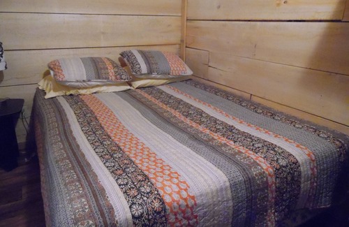 Murfreesboro Cabin | Best Location! The Keeper's Cabin. We are pet friendly!