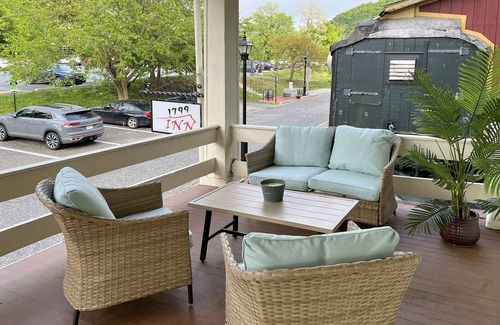Harpers Ferry Apartment | Best location! The Ohio Suite @ historic 1799 Inn
