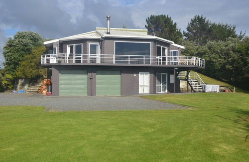 Whananaki House | Best Setting Bronze Winner Bookabach awards, Private beach, incredible views