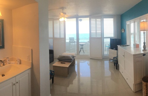 Galt Mile Apartment | Best Studio Location In The Building With Unobstructed Water View Balcony