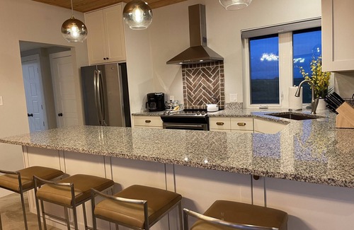 Fredericksburg House | Best sunset and stargazing patio, quiet and peaceful!