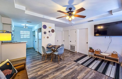 Eagle Pass Apartment | BEST VALUE Family-sized 2-bed 1-bath comfortable and centrally located apartment