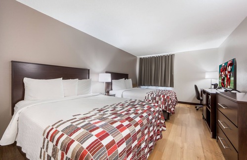 Council Bluffs Hotel | Best Value, Quality Stay! 3 Pet-friendly Units, Indoor Pool, Free Parking!