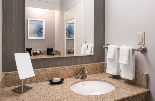 El Segundo Resort | Best Value, Quality Stay! Short Drive to Dockweiler State Beach, Pet-Friendly