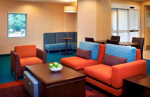 Warren Hotel | Best Value, Quality Stay! Short Drive to Red Oaks Waterpark, w/Free Breakfast!