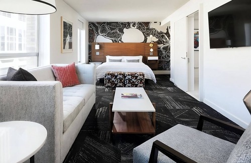 Downtown Minneapolis Hotel | Best Value, Quality Stay! Near Bakken Library and Museum! Pet-friendly Property