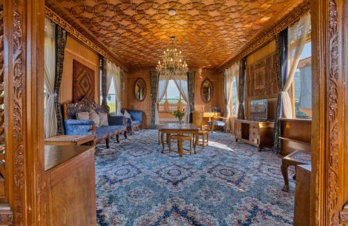 Dal Lake Hotel | Best View Group Of Houseboats
