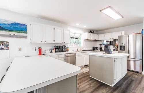 Fayetteville House | Best view in Fayetteville - Hot tub (Sleeps 4)