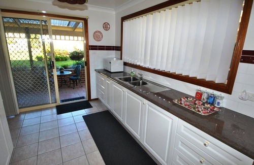 Vincentia Apartment | Best views of Jervis Bay, A/C,heating, free Internet & beautiful large apartment