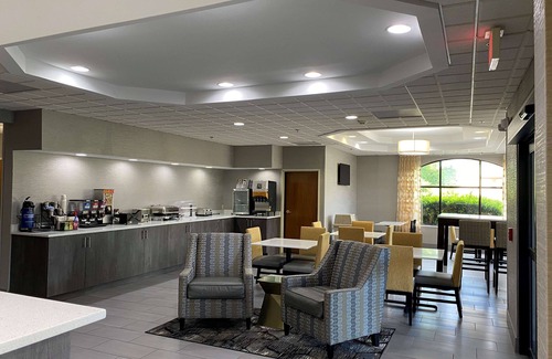 Seven Oaks Hotel | Best Western Executive Inn & Suites