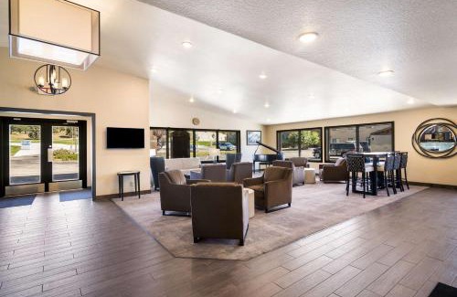 Hill City Hotel | Best Western Golden Spike Inn & Suites