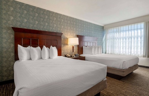 Sherman Oaks Hotel | Best Western Plus Carriage Inn