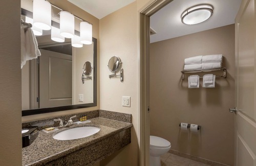 College Hotel | Best Western Plus Chena River Lodge