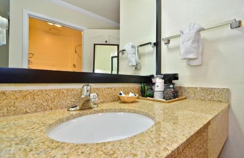 Salinas Hotel | Best Western Salinas Monterey