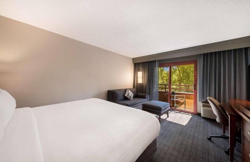 San Jose Hotel | Better Choice For Your Vacation! with Pool, Near Winchester Mystery House