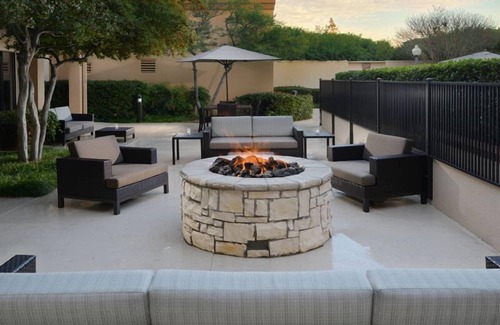 North Dallas Hotel | Better Choice for your Vacation! Pet-friendly 1BR Suite, Outdoor Swimming Pool!