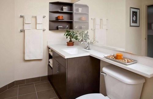 Somerset Hotel | Better Choice For Your Vacation! Stylish unit awaits in the heart of New Jersey