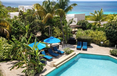 Shoal Bay Apartment | Better than a hotel room- 600sq ft Studio Suite!