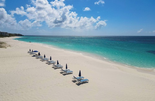 Shoal Bay Apartment | Better than a hotel room- 600sq ft Studio Suite!