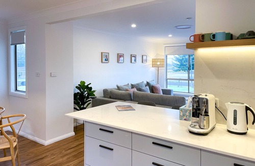 Lake Illawarra House | Betty: Luxe at the seaside - Lake Illawarra foreshore and Warilla Beach