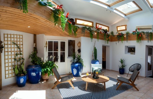 Congenies Apartment | Between Nîmes and Montpellier: Duplex Pool/Jacuzzi, Terrace-BBQ, Sauna and more!