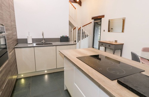 Llanfair Cottage | BEUDY BACH, pet friendly, character holiday cottage in Llanfair