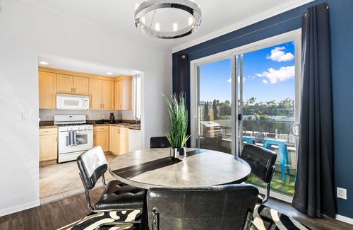 Beverly Grove Hotel | Beverly Hills Oasis 2 BR w/Pool