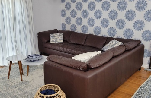 Queens House | BEYOND STAY 2-Near Airports/UBS Arena