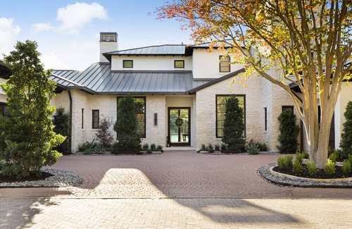 Watersedge House | Beyond WatersEdge: Gated Lakefront Retreat Near Stadium & Festivals