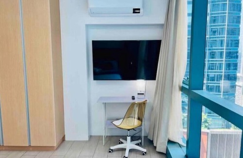 Pinagsama Condo | BGC Luxury Condo - Pool & Wi-Fi - Suite 14