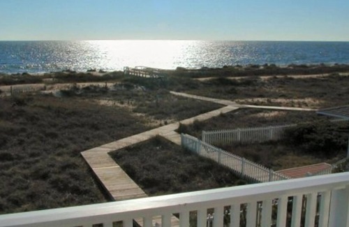 Flora's Bluff House | BHI Dalwhinnie Cottage Oceanfront 1st Row South Beach-Killegray Ridge