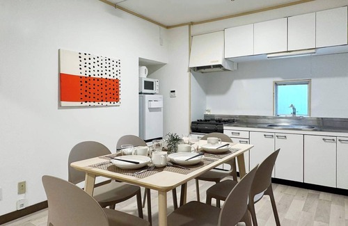 Hiroshima City Centre Apartment | bHOTEL128 3BR for 9 person, min walk to Peace Park