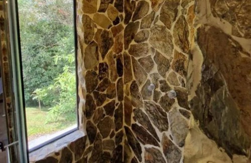 Filandia Cabin | Bhutan Filandia - Deluxe Queen Studionn