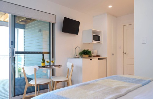 Bicheno Apartment | Bicheno Ocean Views Apt 2 - Freycinet Holiday Houses