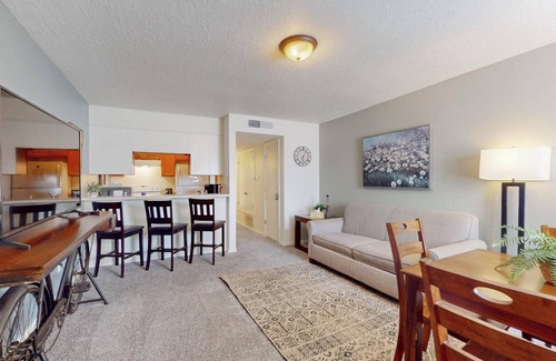 West Old Town Apartment | Bicycle Boulevard Byway, 1 KB, Near Old Town