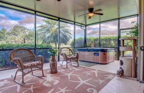 Lakeside Plantation House | Bicycle/Walking Community - Health Spa Relaxing Home