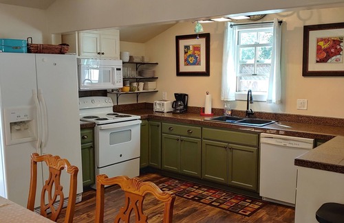 Salinas House | Big 3 Bedroom Home with a 1 Bedroom Guest House