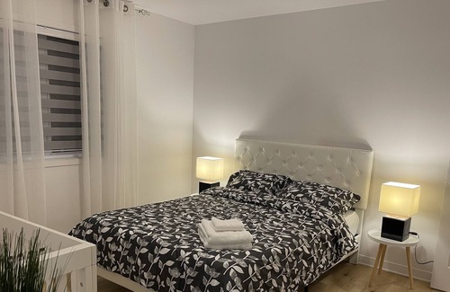 Laval Apartment | Big 5 bedroom condo in Laval