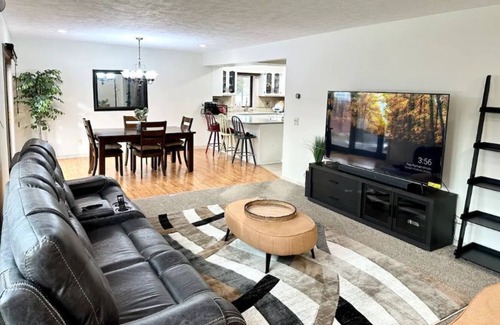 Wyoming House | Big Discount! Grand Rapids Big & luxury home