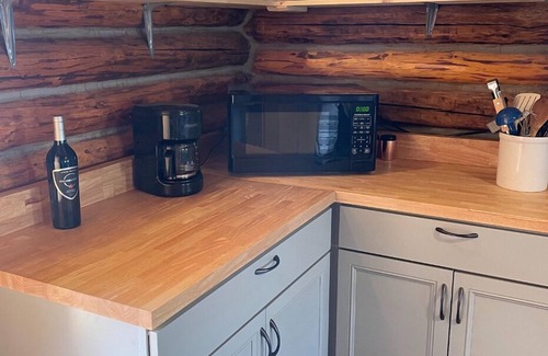 Glen Cabin | Big Hole Riverfront Retreat – A Secluded Fishing Paradise with 4 Cabins