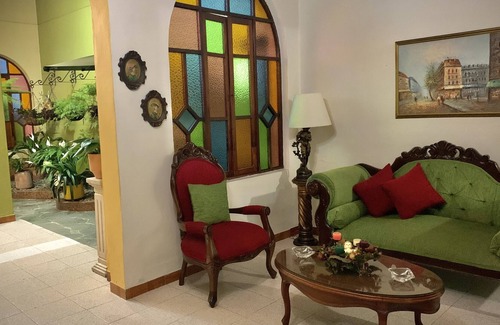 Villa Nueva House | Big house