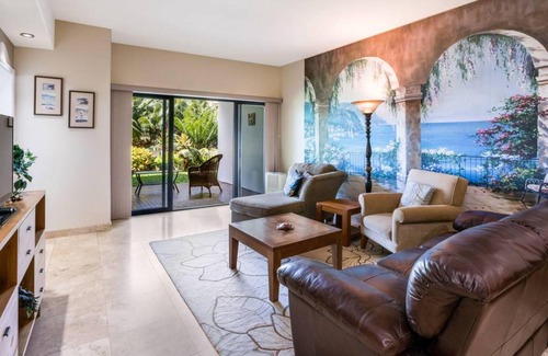 Kailua-Kona Villa | Big Island Royal Seacliff 325 by Coldwell Island Banker Vacations