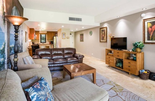 Kailua-Kona Villa | Big Island Royal Seacliff 325 by Coldwell Island Banker Vacations