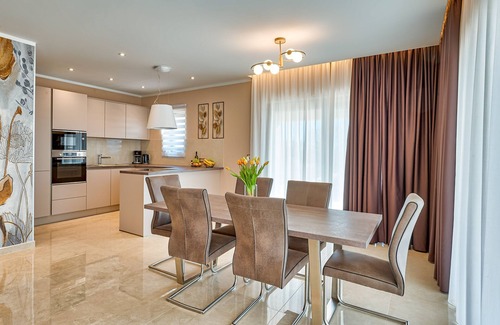 Kapelica Villa | Big pool with counter current swimming system, family and pat friendly.